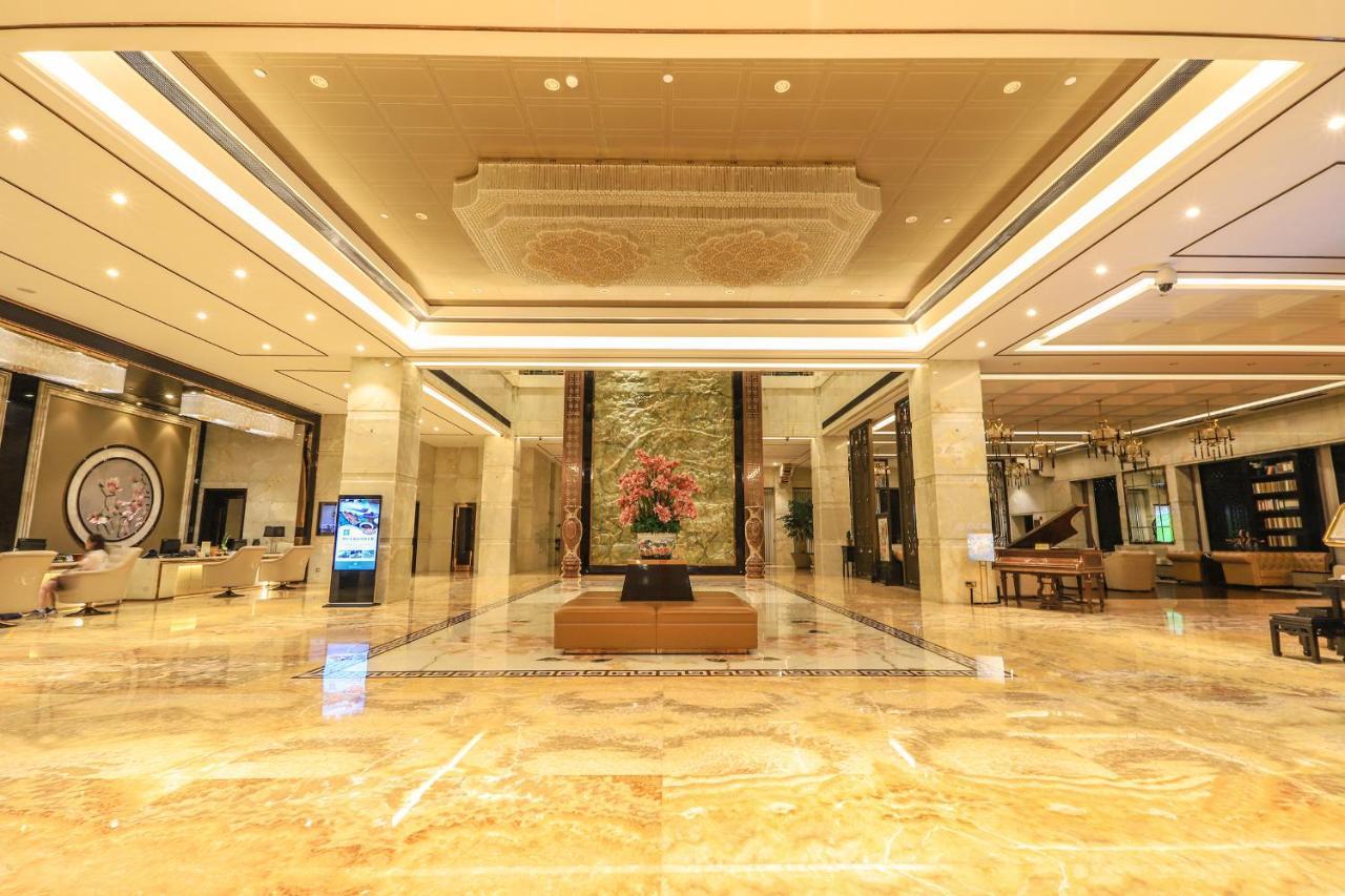 Royal Garden Hotel Shanghai-Free Shuttle To And From Disney & Pvg & Close Metro Line2 Easy To Sha New Expo Exterior foto