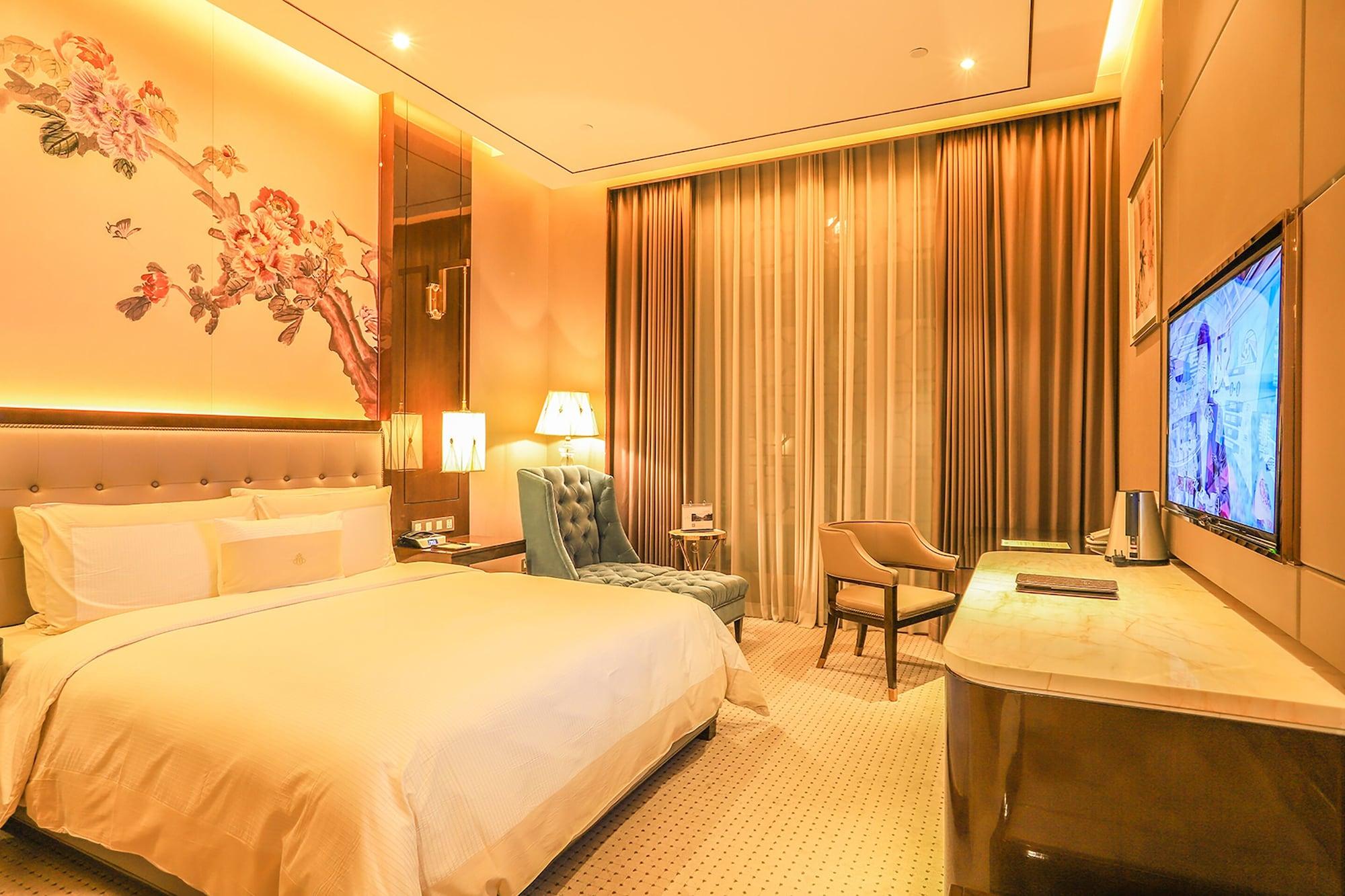 Royal Garden Hotel Shanghai-Free Shuttle To And From Disney & Pvg & Close Metro Line2 Easy To Sha New Expo Exterior foto