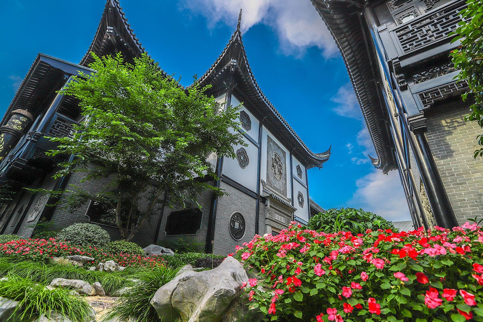 Royal Garden Hotel Shanghai-Free Shuttle To And From Disney & Pvg & Close Metro Line2 Easy To Sha New Expo Exterior foto