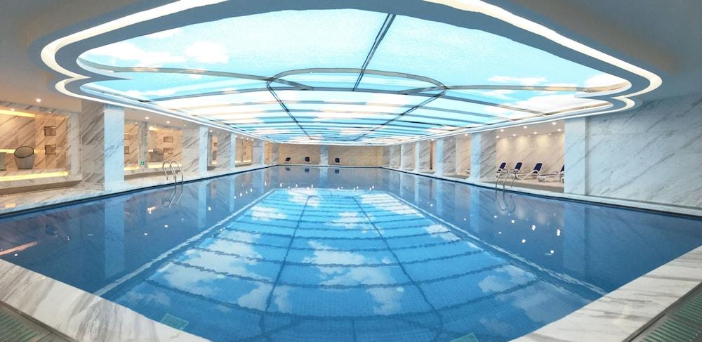 Royal Garden Hotel Shanghai-Free Shuttle To And From Disney & Pvg & Close Metro Line2 Easy To Sha New Expo Exterior foto