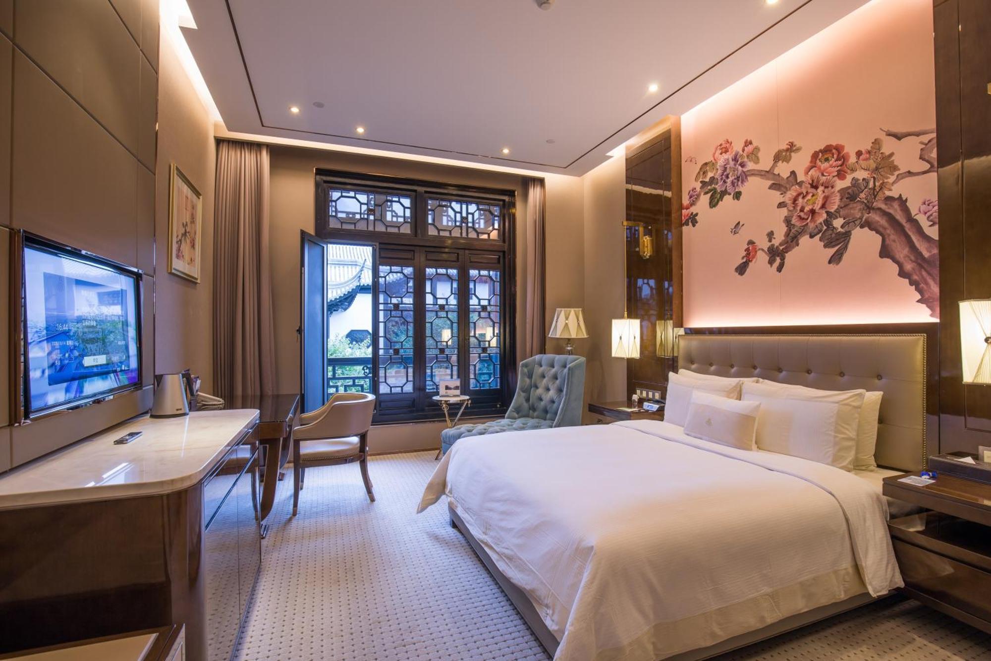 Royal Garden Hotel Shanghai-Free Shuttle To And From Disney & Pvg & Close Metro Line2 Easy To Sha New Expo Exterior foto