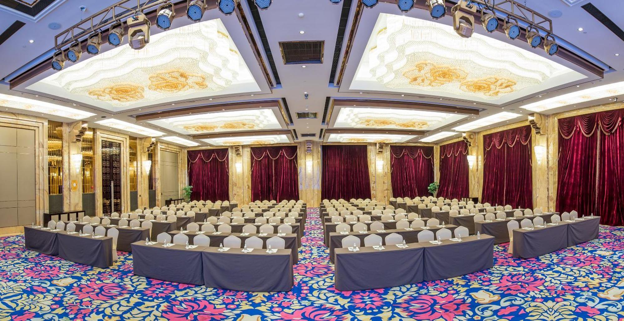 Royal Garden Hotel Shanghai-Free Shuttle To And From Disney & Pvg & Close Metro Line2 Easy To Sha New Expo Exterior foto