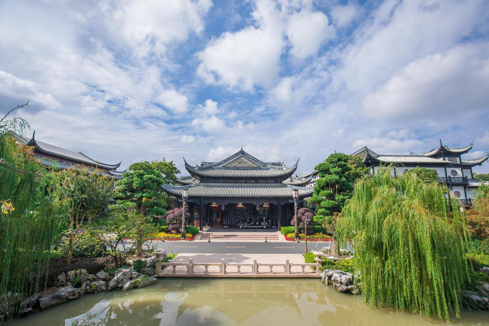 Royal Garden Hotel Shanghai-Free Shuttle To And From Disney & Pvg & Close Metro Line2 Easy To Sha New Expo Exterior foto